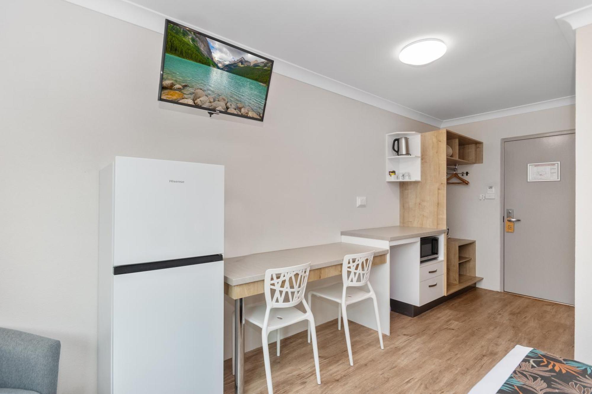 Castle Crest Motel Таунсвилл Экстерьер фото